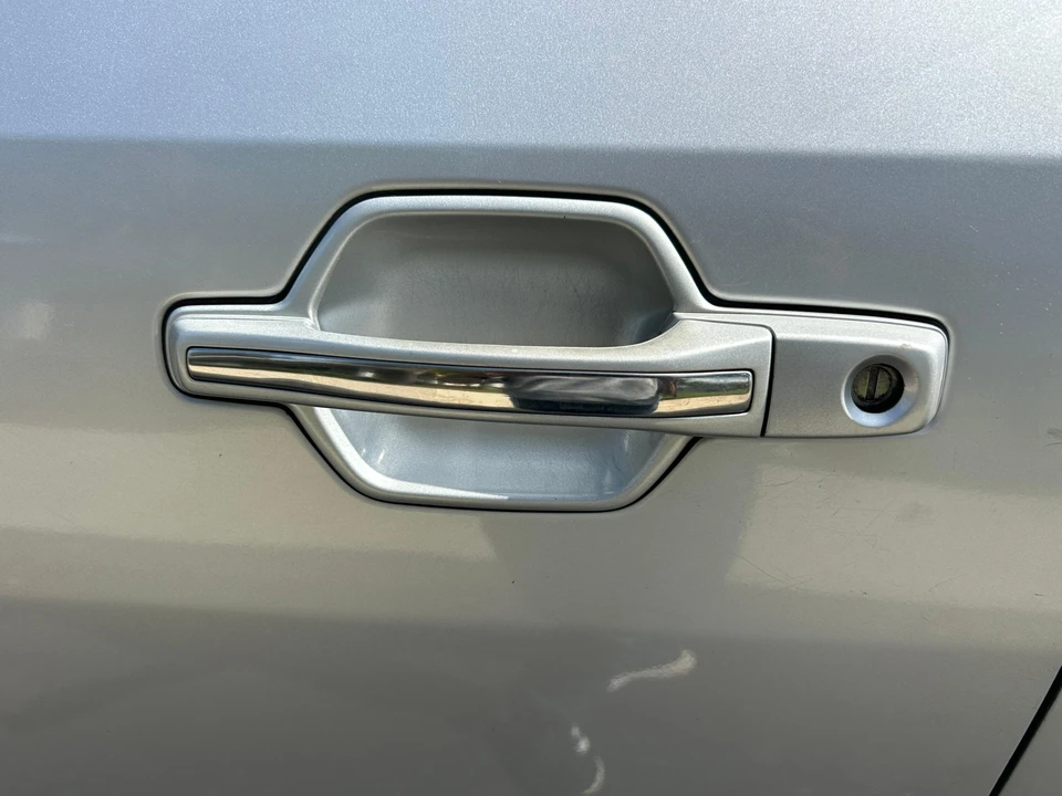 2002 Mitsubishi Pajero/Montero 3rd Gen - Image 25 of 31