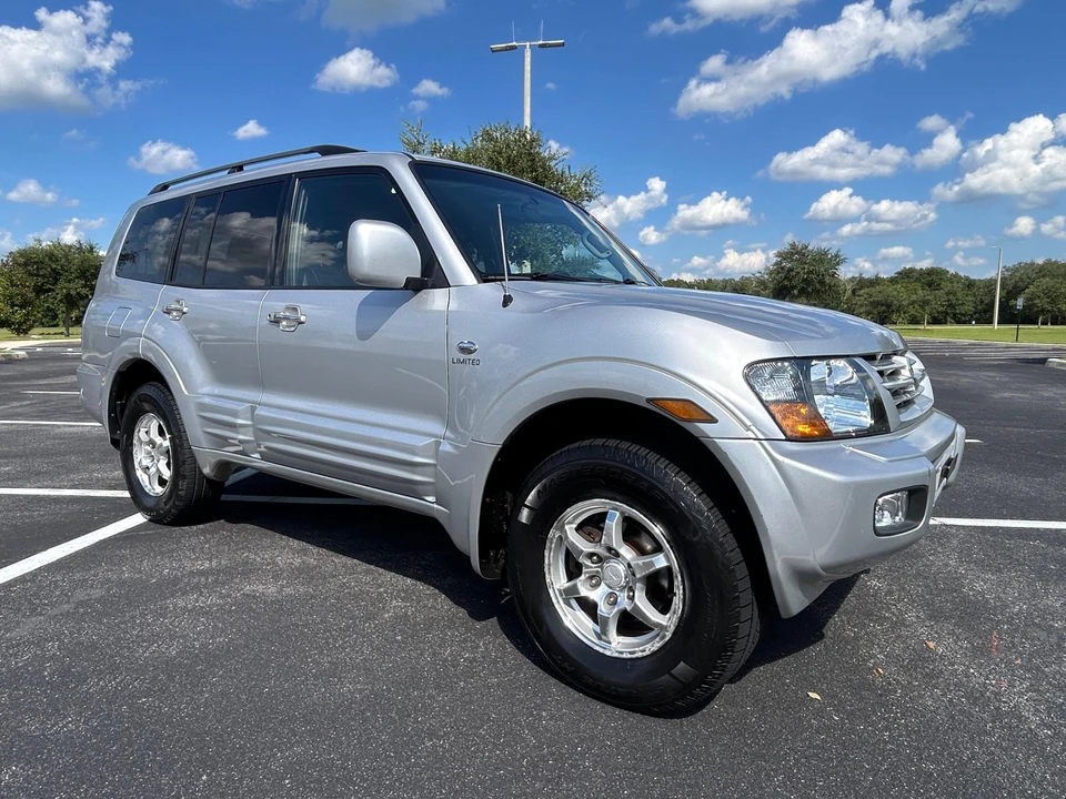 2002 Mitsubishi Pajero/Montero 3rd Gen - Image 16 of 31