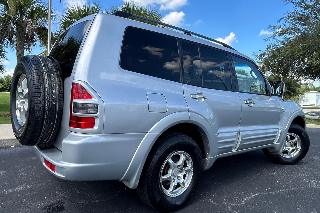 2002 Mitsubishi Pajero/Montero 3rd Gen - Image 4 of 31