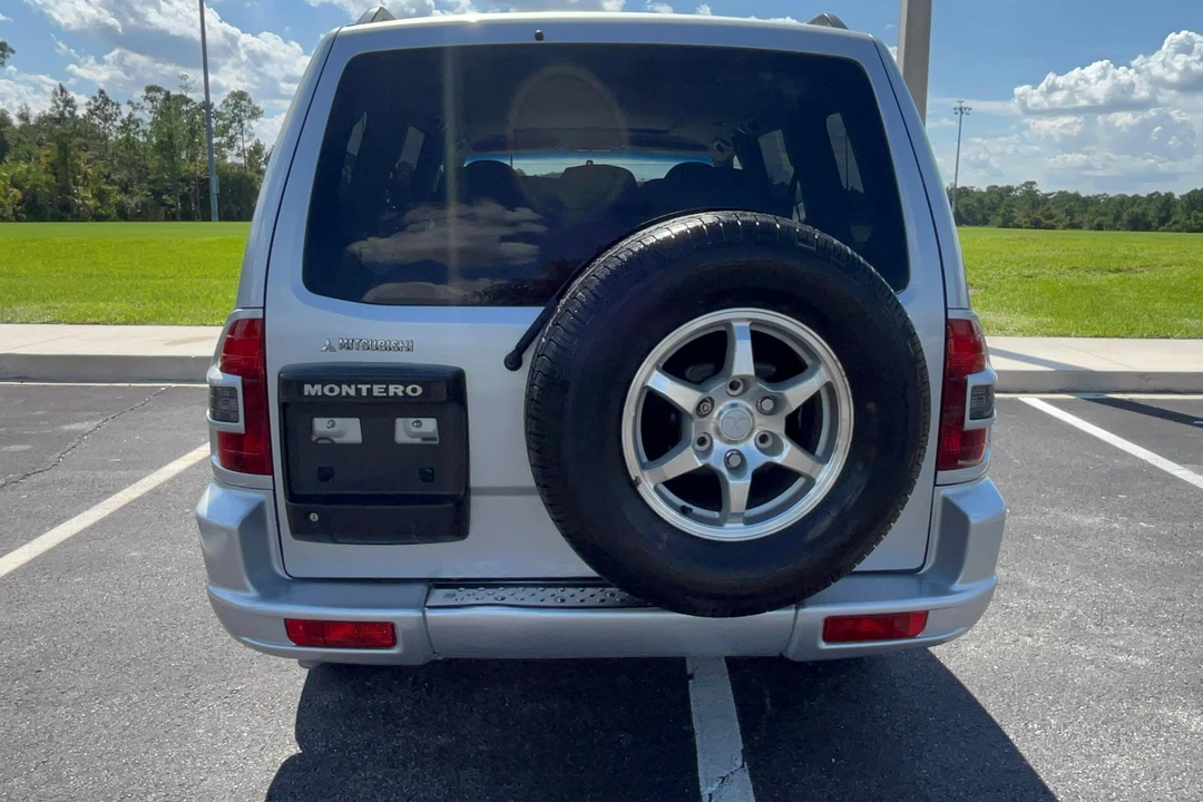 2002 Mitsubishi Pajero/Montero 3rd Gen - Image 5 of 31