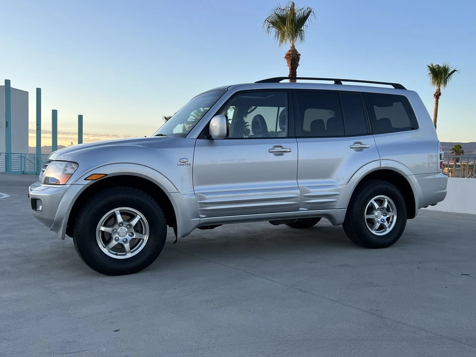 2002 Mitsubishi Pajero/Montero 3rd Gen - Image 13 of 31