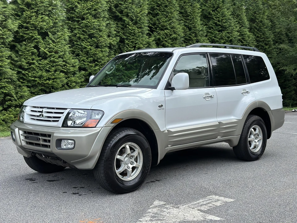 2002 Mitsubishi Pajero/Montero 3rd Gen - Image 2 of 31