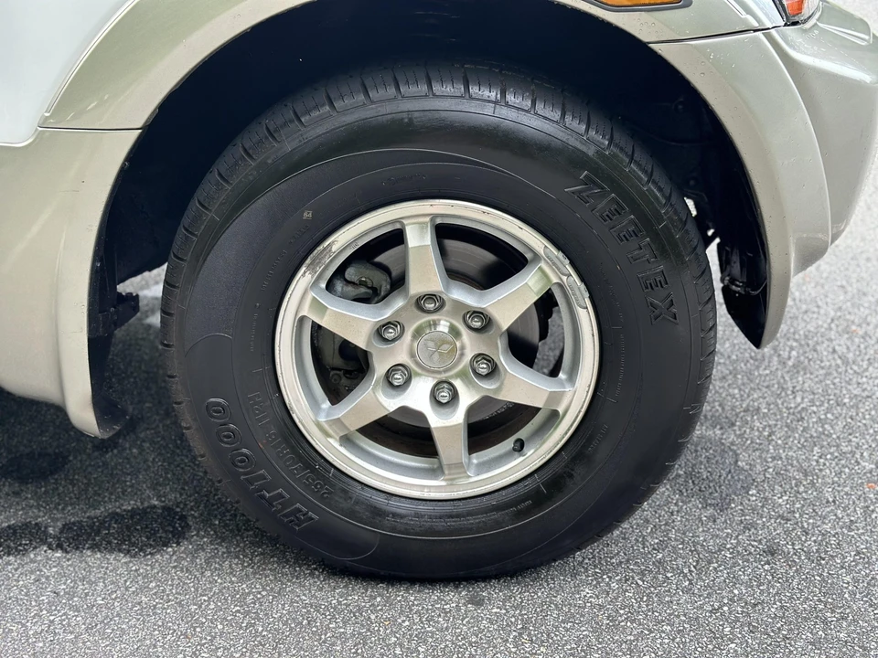 2002 Mitsubishi Pajero/Montero 3rd Gen - Image 27 of 31