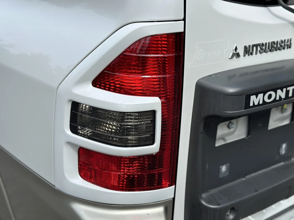 2002 Mitsubishi Pajero/Montero 3rd Gen - Image 20 of 31