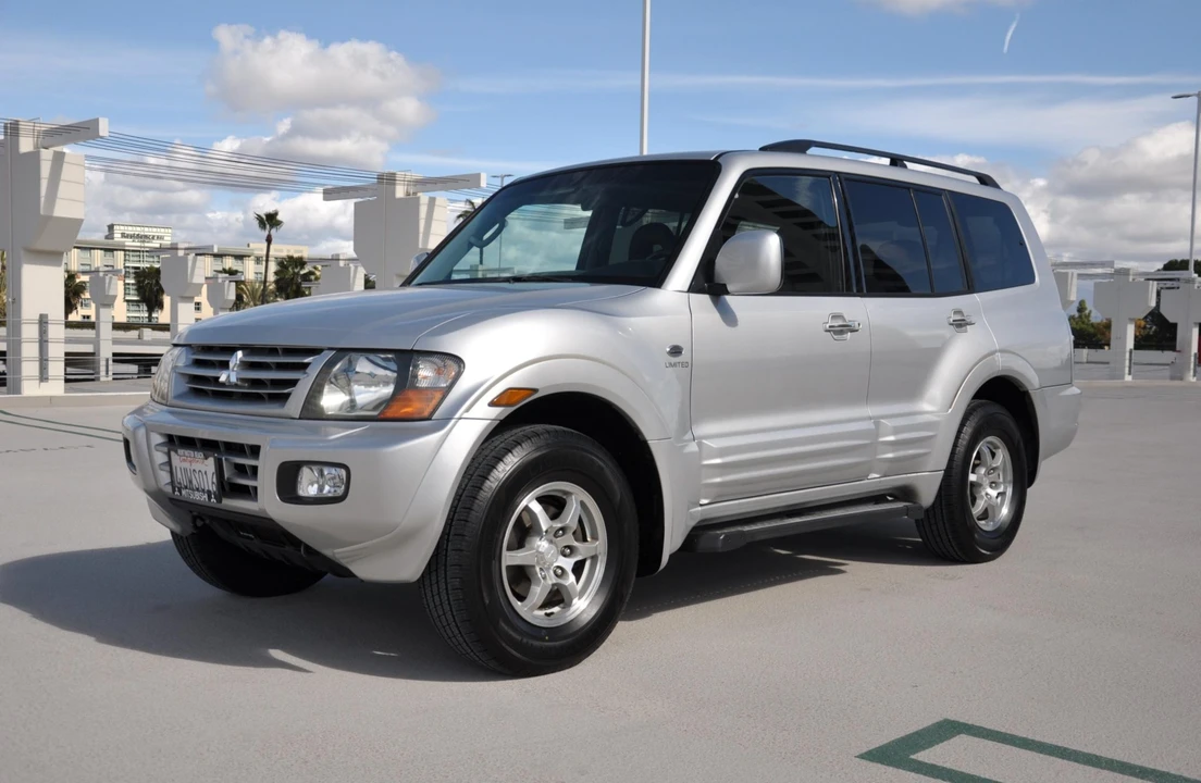 2002 Mitsubishi Pajero/Montero 3rd Gen - Image 4 of 31