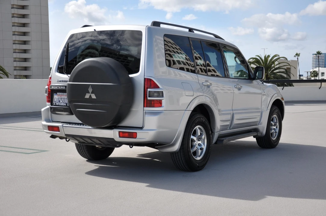2002 Mitsubishi Pajero/Montero 3rd Gen - Image 13 of 31