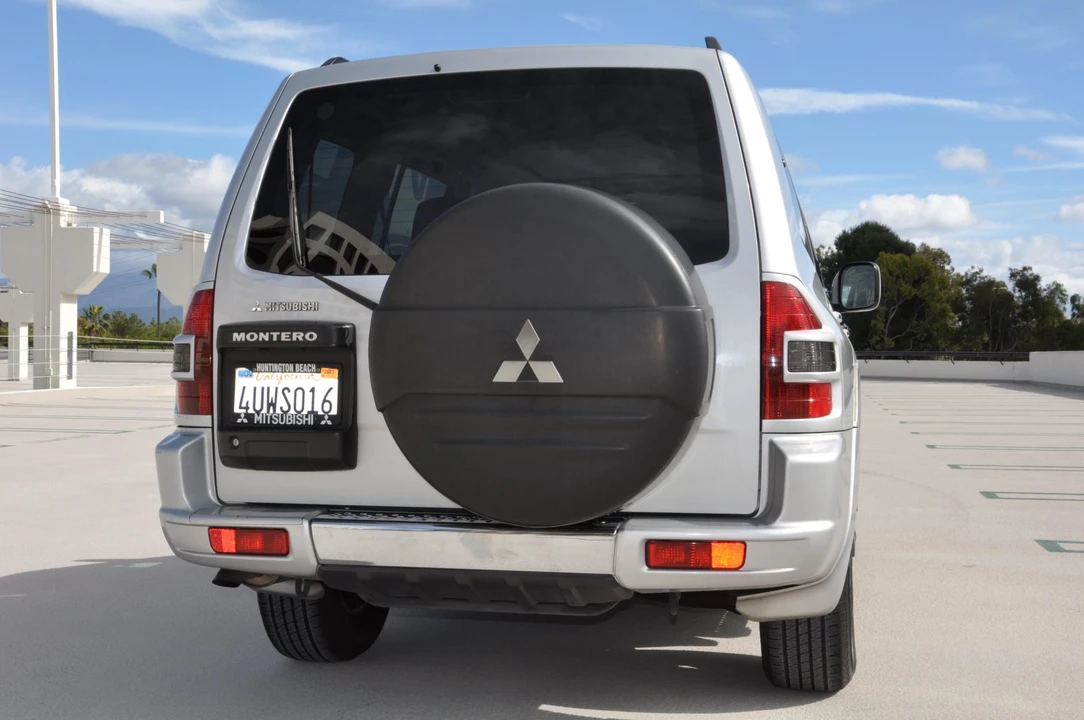 2002 Mitsubishi Pajero/Montero 3rd Gen - Image 12 of 31