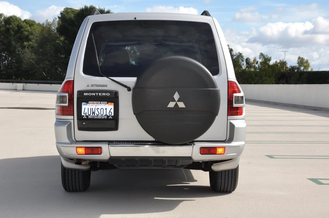 2002 Mitsubishi Pajero/Montero 3rd Gen - Image 11 of 31