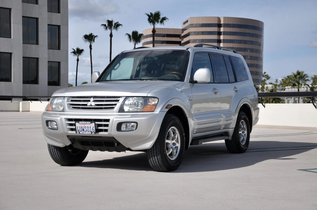 2002 Mitsubishi Pajero/Montero 3rd Gen - Image 3 of 31