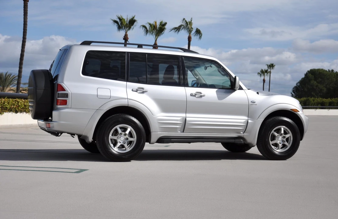 2002 Mitsubishi Pajero/Montero 3rd Gen - Image 15 of 31