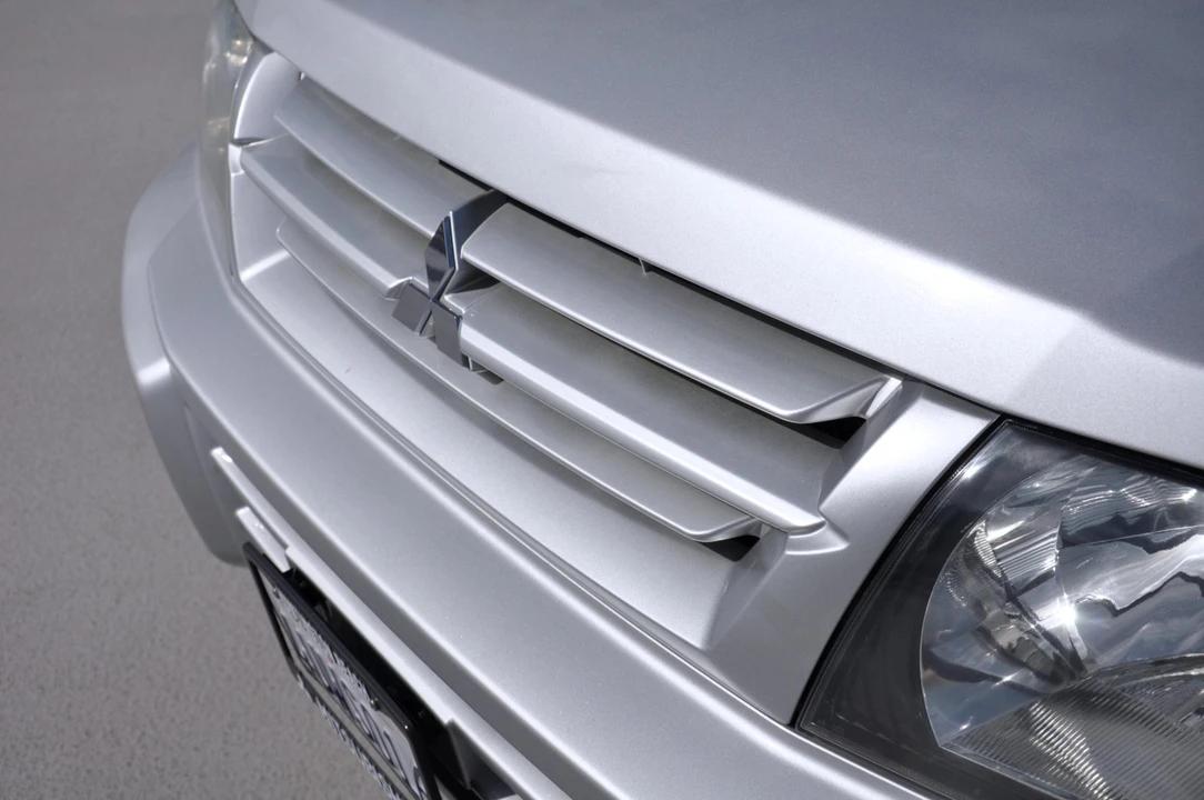 2002 Mitsubishi Pajero/Montero 3rd Gen - Image 24 of 31