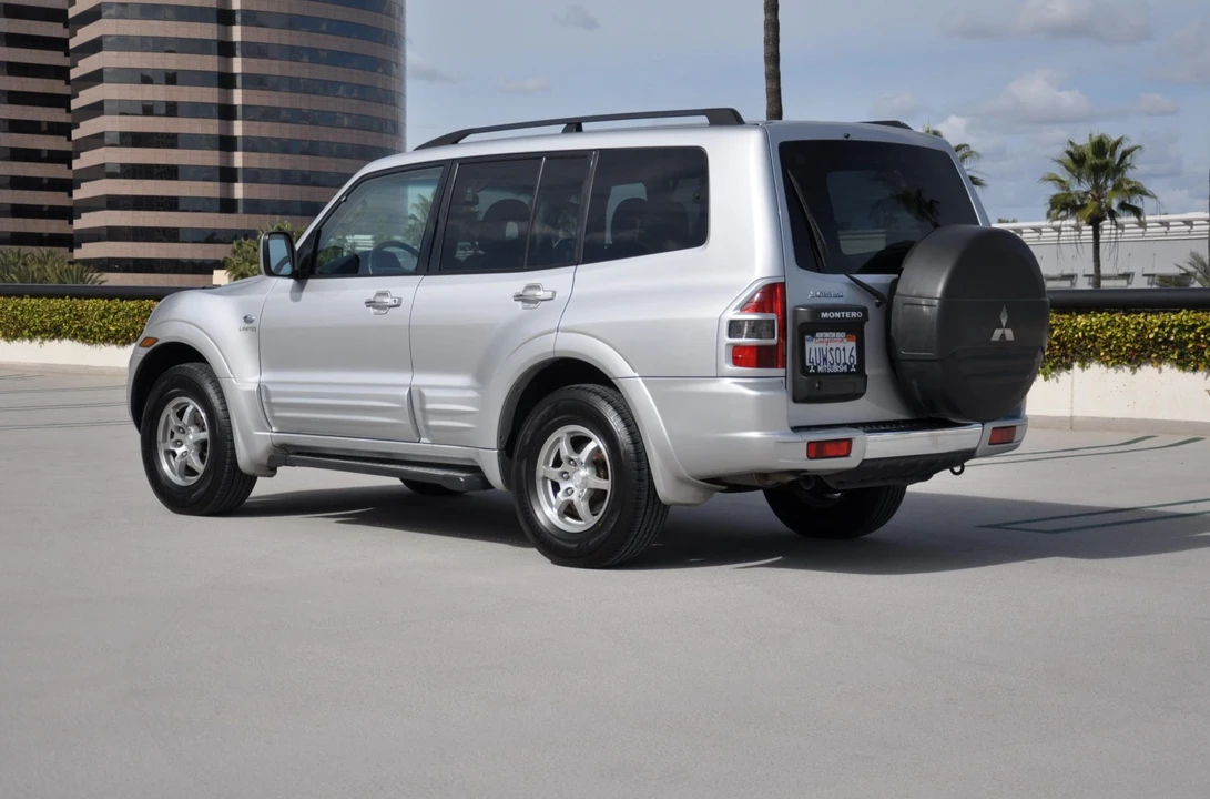 2002 Mitsubishi Pajero/Montero 3rd Gen - Image 10 of 31