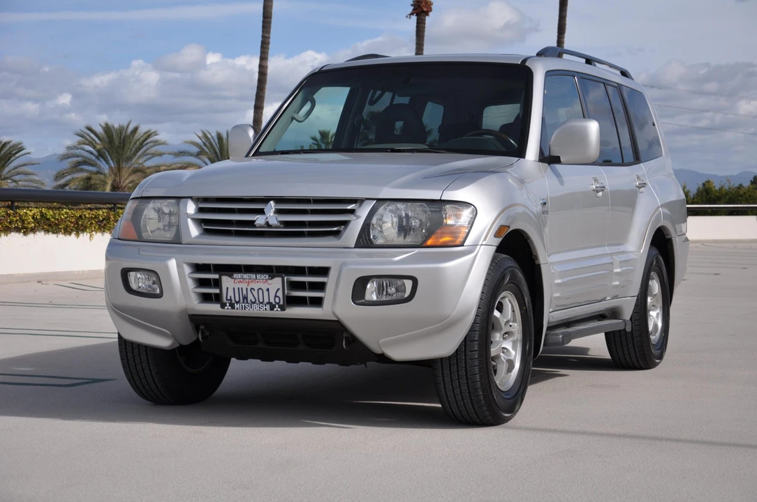 2002 Mitsubishi Pajero/Montero 3rd Gen - Image 2 of 31