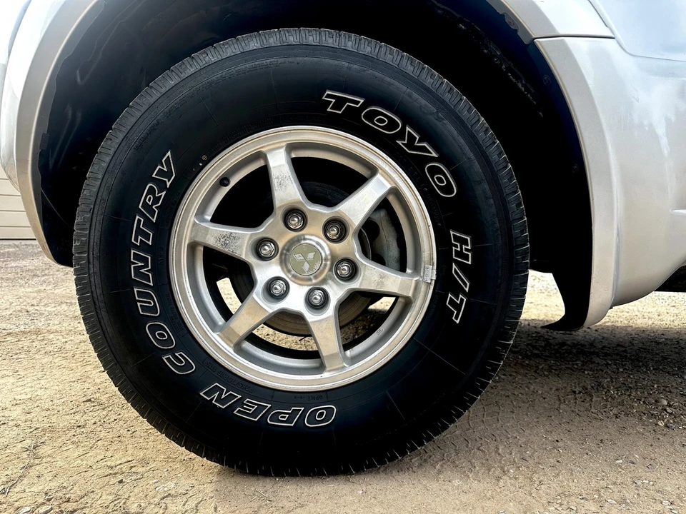 2002 Mitsubishi Pajero/Montero 3rd Gen - Image 29 of 31