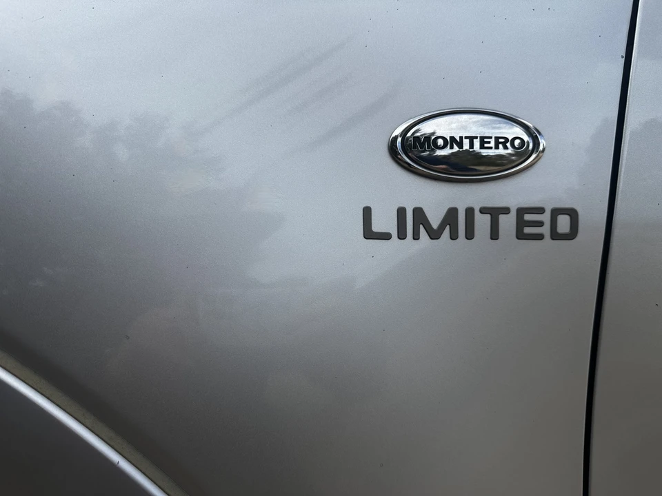 2002 Mitsubishi Pajero/Montero 3rd Gen - Image 14 of 31