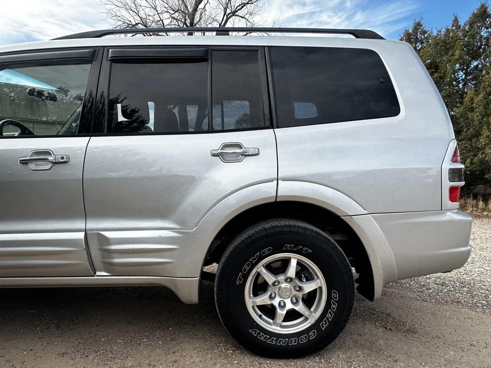 2002 Mitsubishi Pajero/Montero 3rd Gen - Image 17 of 31
