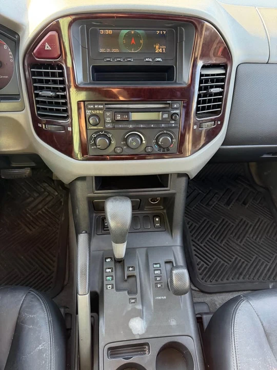 2002 Mitsubishi Pajero/Montero 3rd Gen - Image 16 of 19