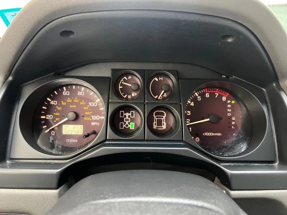 2002 Mitsubishi Pajero/Montero 3rd Gen - Image 2 of 21