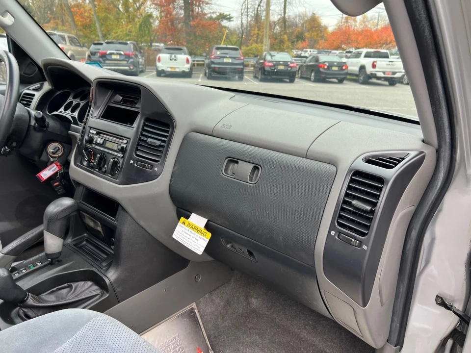 2002 Mitsubishi Pajero/Montero 3rd Gen - Image 11 of 21
