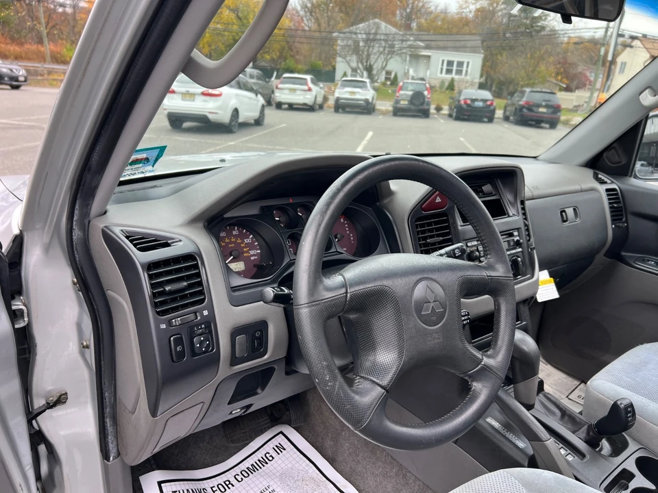2002 Mitsubishi Pajero/Montero 3rd Gen - Image 17 of 21