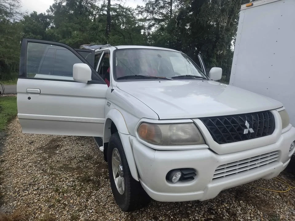 2002 Mitsubishi Pajero/Montero - Image 2 of 12