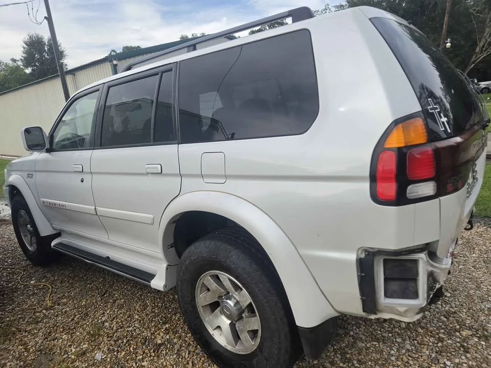 2002 Mitsubishi Pajero/Montero - Image 4 of 12