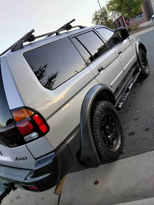 2002 Mitsubishi Pajero/Montero 3rd Gen - Image 6 of 6