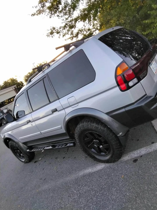 2002 Mitsubishi Pajero/Montero 3rd Gen - Image 5 of 6