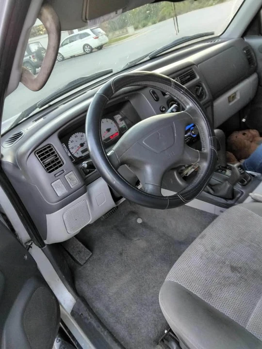 2002 Mitsubishi Pajero/Montero 3rd Gen - Image 4 of 6