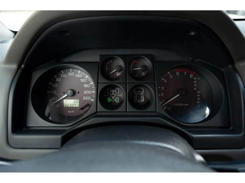 2002 Mitsubishi Pajero/Montero 3rd Gen - Image 8 of 11