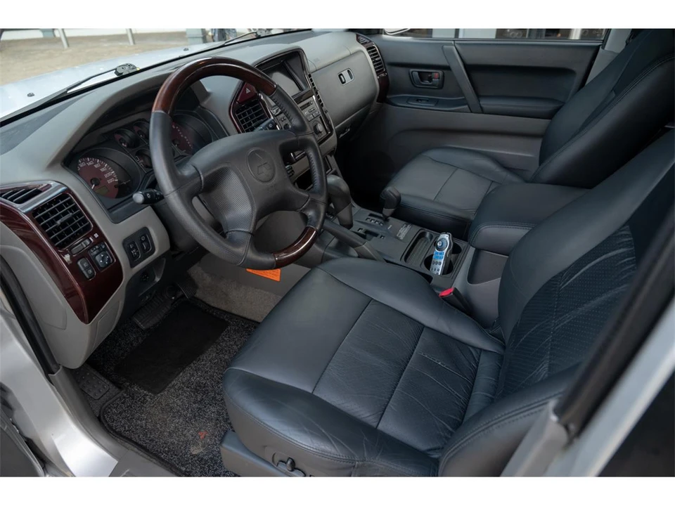 2002 Mitsubishi Pajero/Montero 3rd Gen - Image 7 of 11