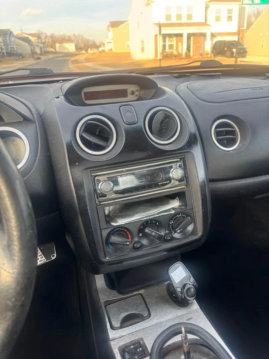 2002 Mitsubishi Eclipse 3rd Gen - Image 18 of 19