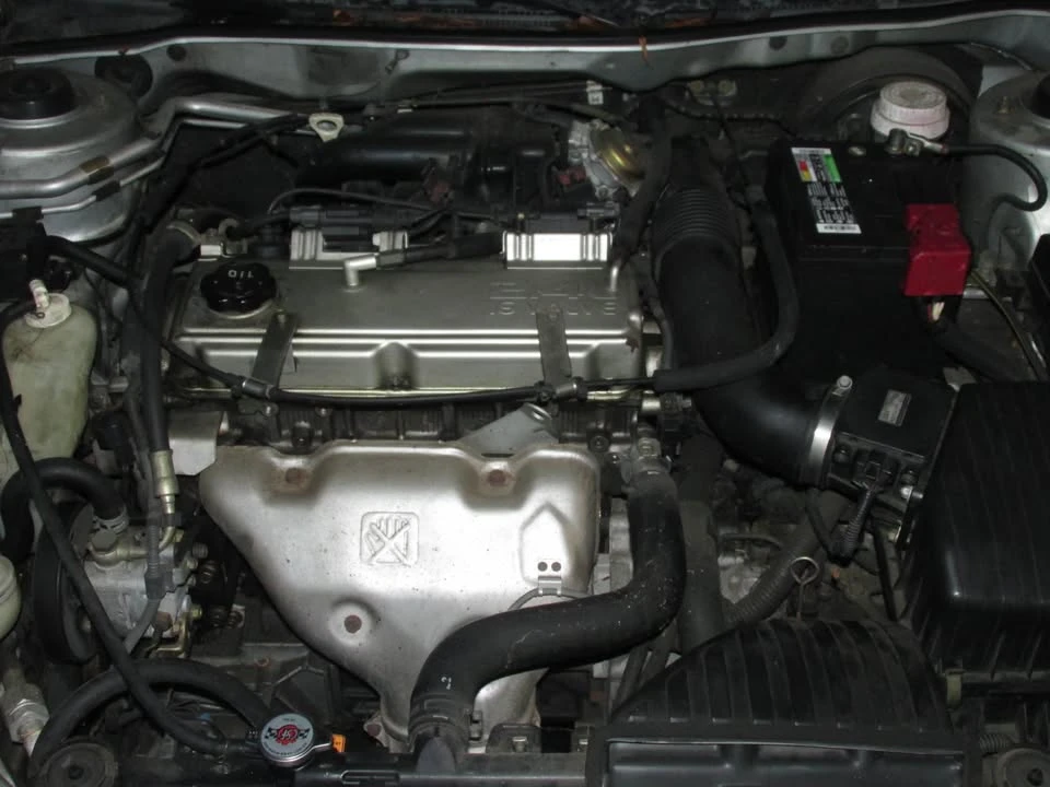 2002 Mitsubishi Eclipse 3rd Gen - Image 9 of 10