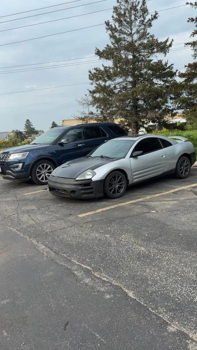2002 Mitsubishi Eclipse 3rd Gen - Image 2 of 2