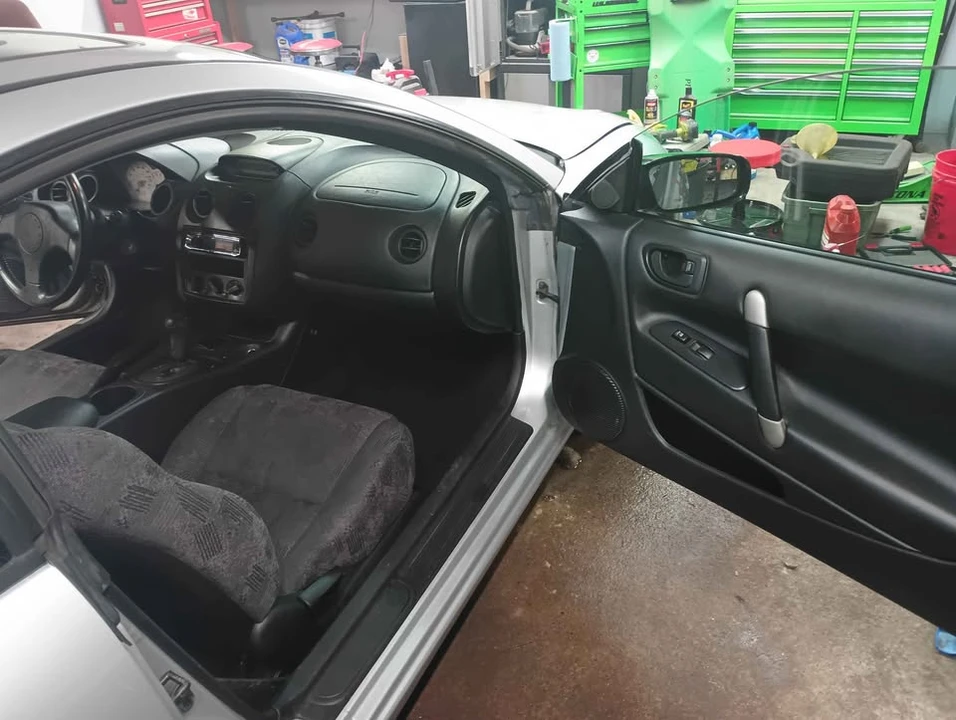 2002 Mitsubishi Eclipse 3rd Gen - Image 7 of 10