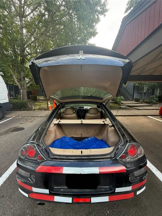 2002 Mitsubishi Eclipse 3rd Gen - Image 5 of 11