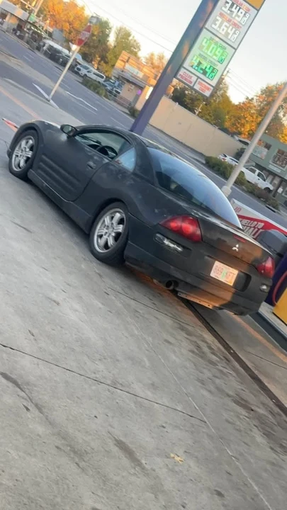 2002 Mitsubishi Eclipse 3rd Gen - Image 2 of 8