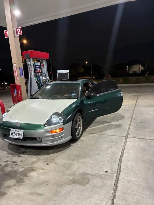 2002 Mitsubishi Eclipse 3rd Gen - Image 2 of 3