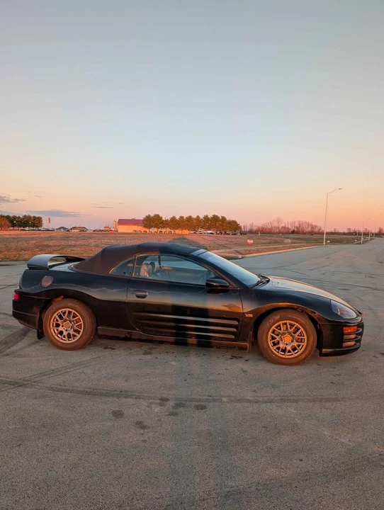 2002 Mitsubishi Eclipse 3rd Gen - Image 2 of 9