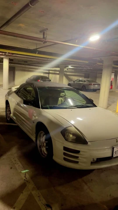 2002 Mitsubishi Eclipse 3rd Gen - Image 2 of 3