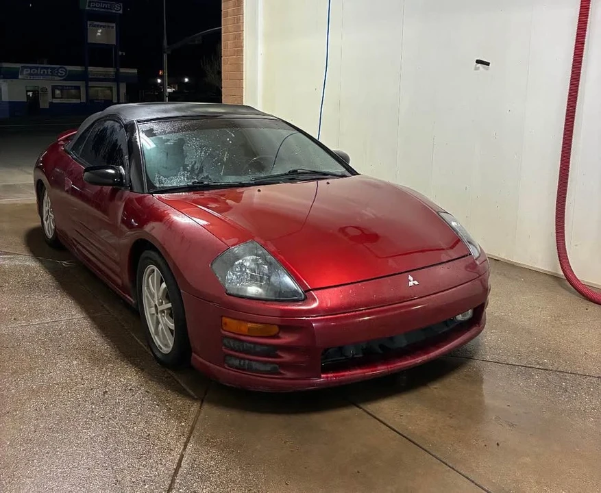 2002 Mitsubishi Eclipse 3rd Gen - Image 3 of 4