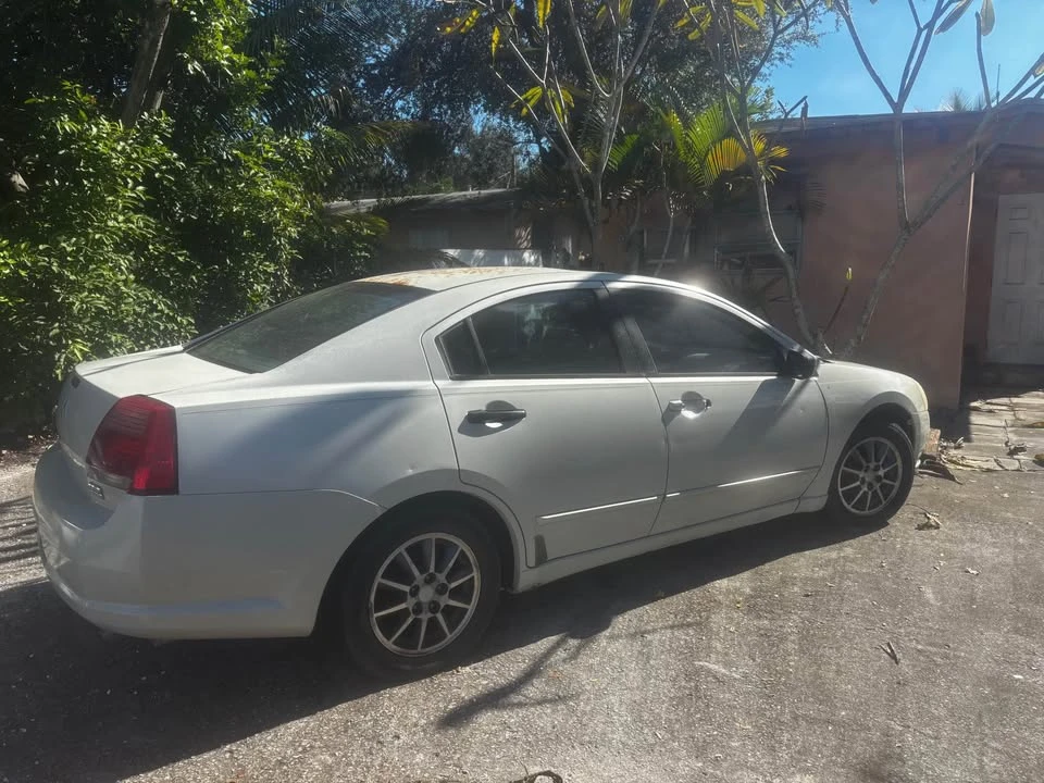 2002 Mitsubishi Galant 8th Gen - Image 2 of 3