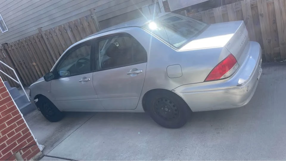 2002 Mitsubishi Lancer 8th Gen - Image 2 of 4
