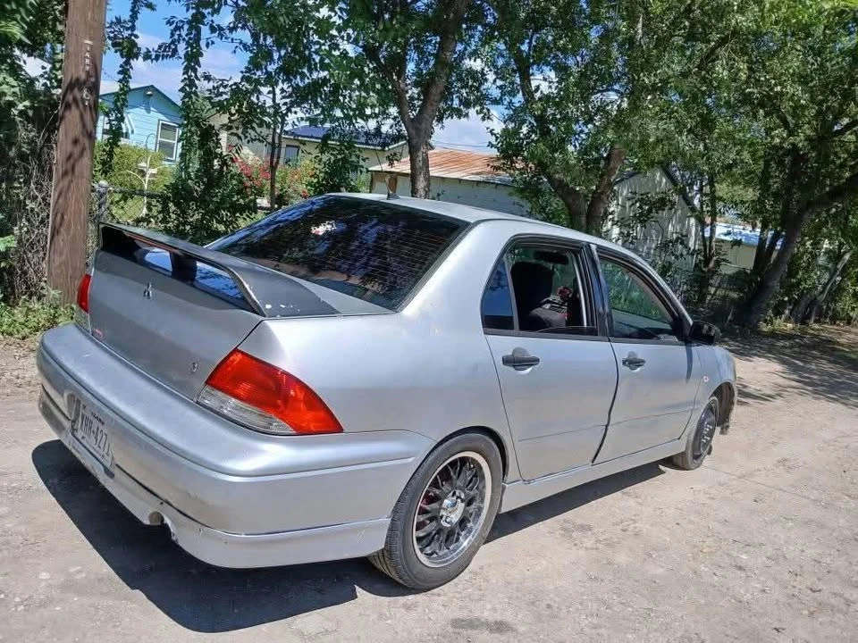 2002 Mitsubishi Lancer 8th Gen - Image 2 of 6
