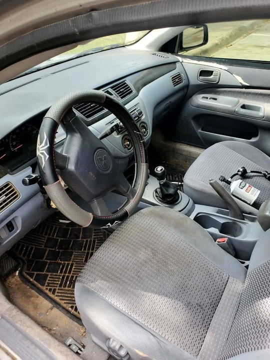 2002 Mitsubishi Lancer 7th Gen - Image 7 of 11