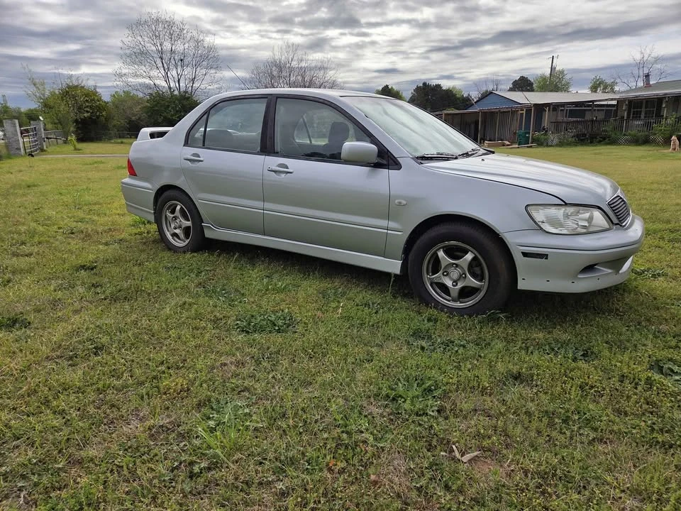 2002 Mitsubishi Lancer 8th Gen - Image 2 of 6