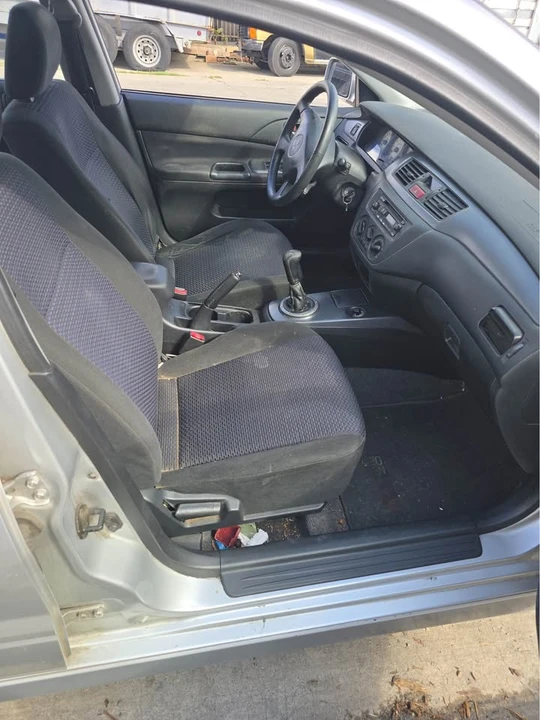2002 Mitsubishi Lancer 7th Gen - Image 7 of 8