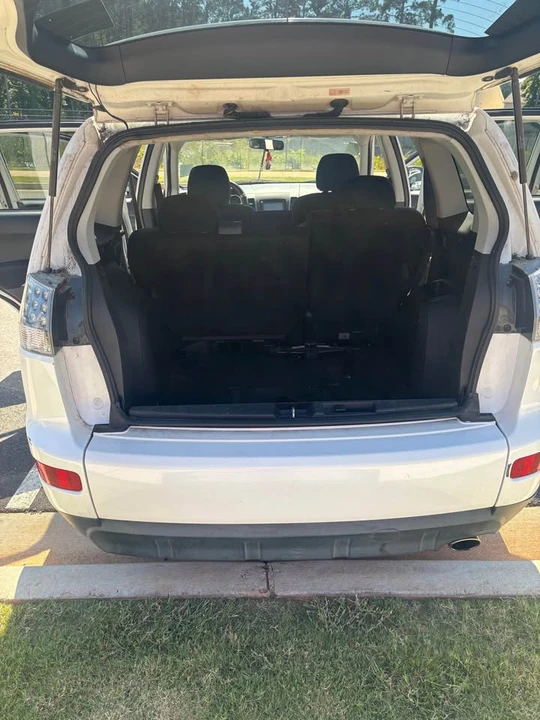 2002 Mitsubishi Outlander - Image 6 of 12