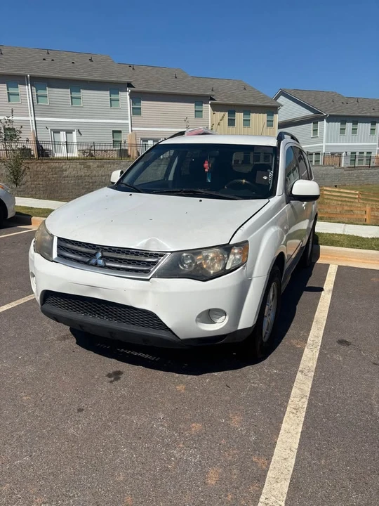 2002 Mitsubishi Outlander - Image 2 of 12