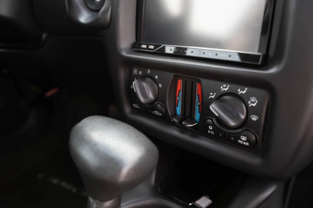 2002 Chevrolet Monte Carlo 6th Gen - Image 14 of 16